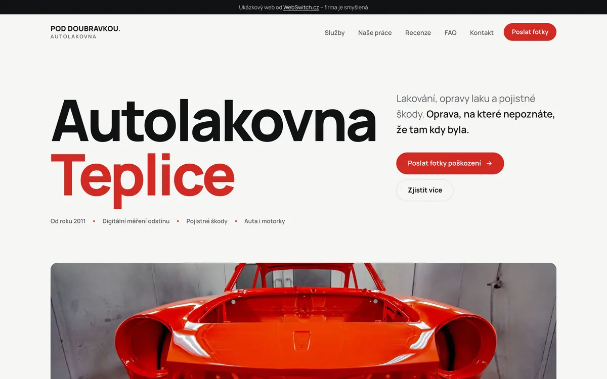 Úvod ukázky autolakovny: velký nadpis Autolakovna Teplice s červeným slovem Teplice a pod ním červená karoserie v lakovacím boxu
